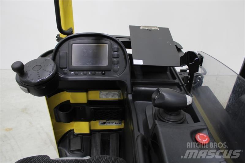 Hyster R2.5 Reach truck - depo içi istif araçları