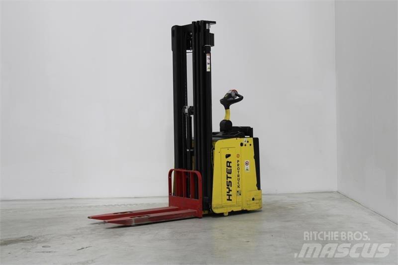 Hyster S1.5S Akülü depo ekipmanları