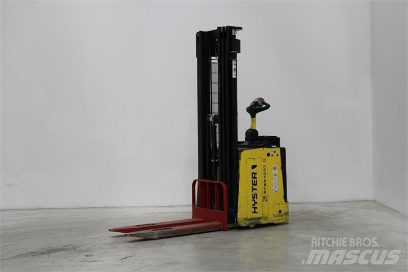 Hyster S1.5S Akülü depo ekipmanları
