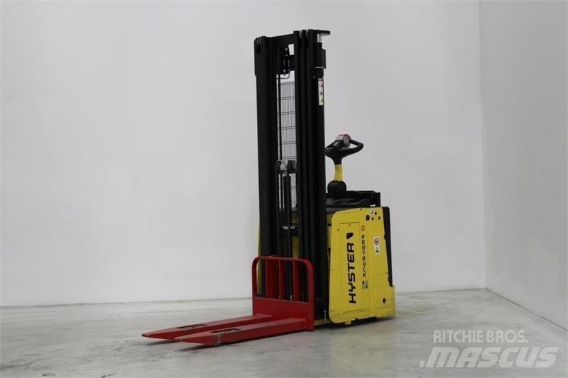 Hyster S1.5S Akülü depo ekipmanları
