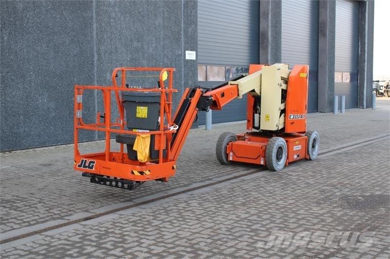 JLG E300AJP Körüklü personel platformları