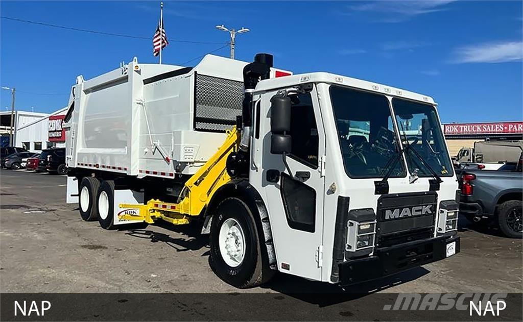 Mack 600 Atik kamyonlari
