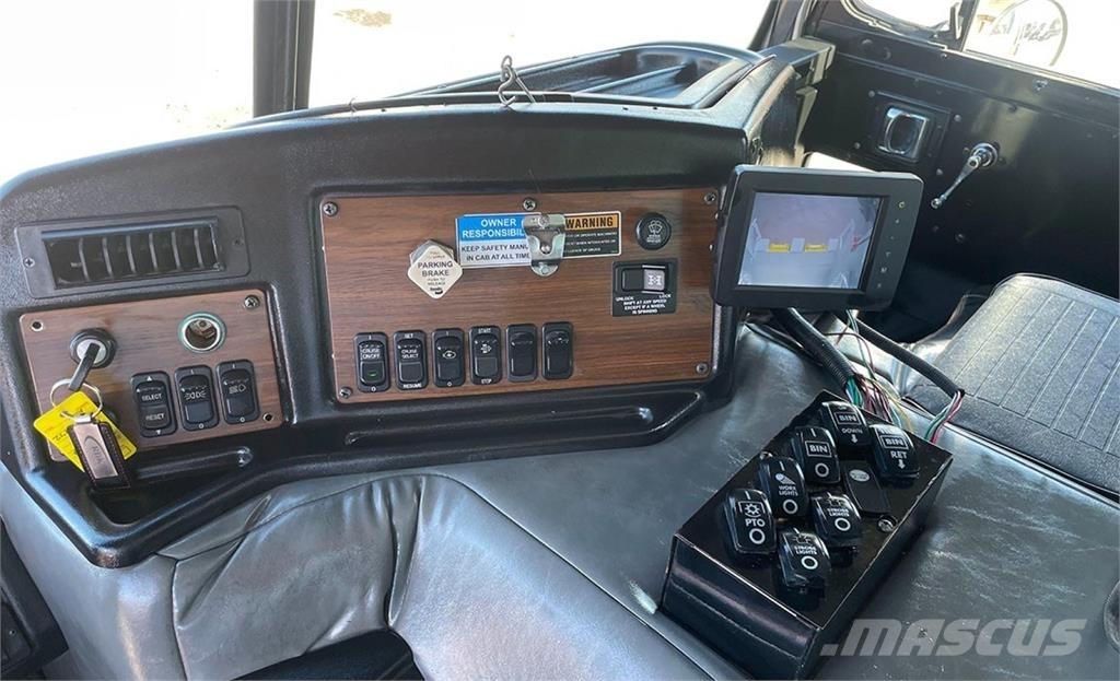 Peterbilt 320 Atik kamyonlari
