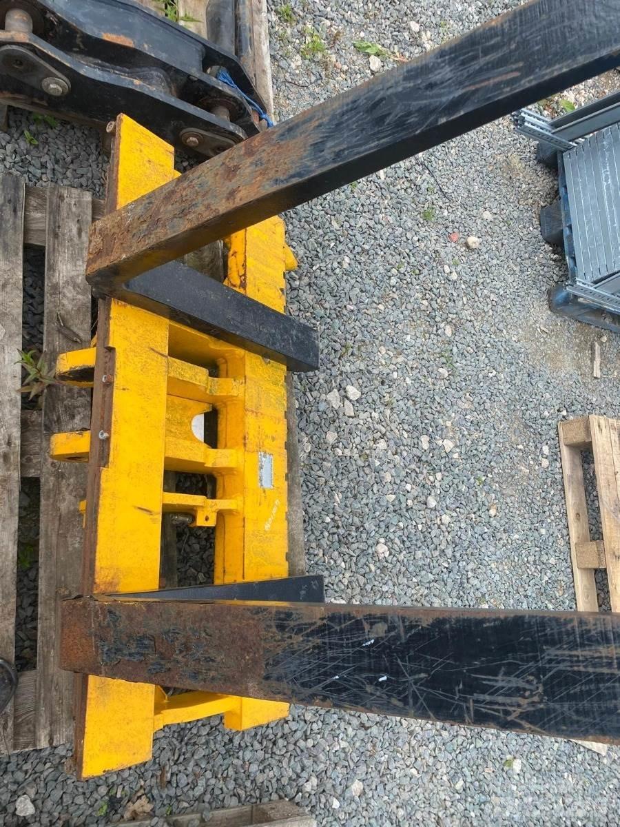 JCB  Tarimsal teleskopik yükleyiciler
