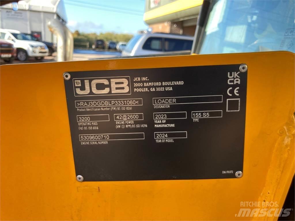 JCB 155 Tarimsal teleskopik yükleyiciler