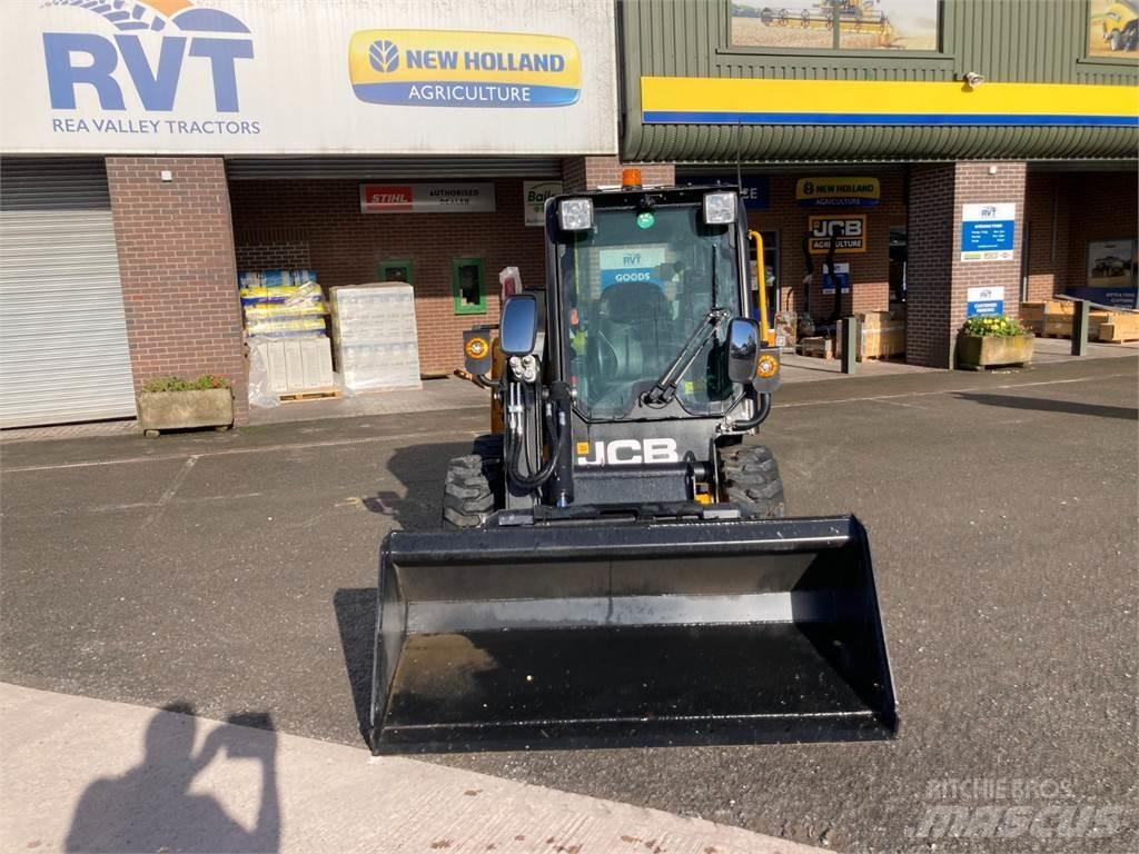 JCB 155 Tarimsal teleskopik yükleyiciler