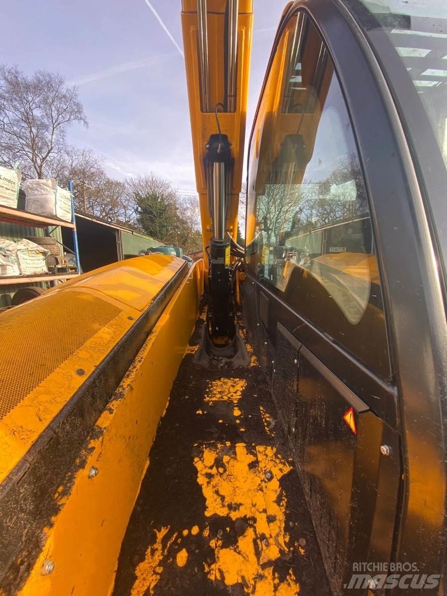 JCB 542-70 Tarimsal teleskopik yükleyiciler