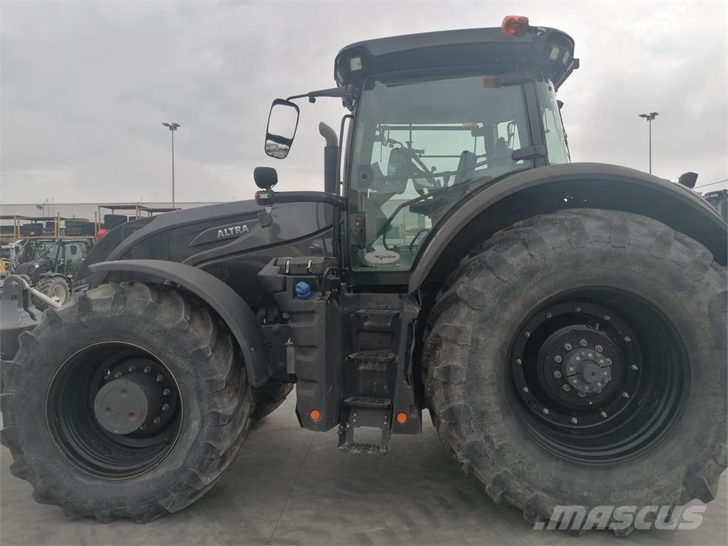Valtra S324 Traktörler