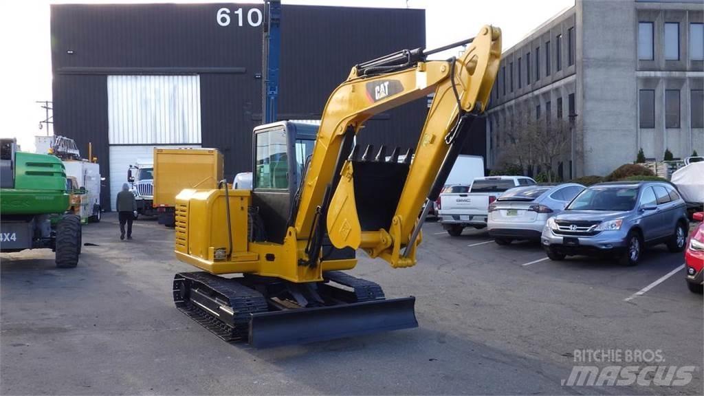 CAT 306E2 Paletli ekskavatörler
