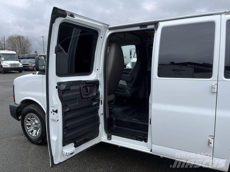 Chevrolet Express Panel vanlar