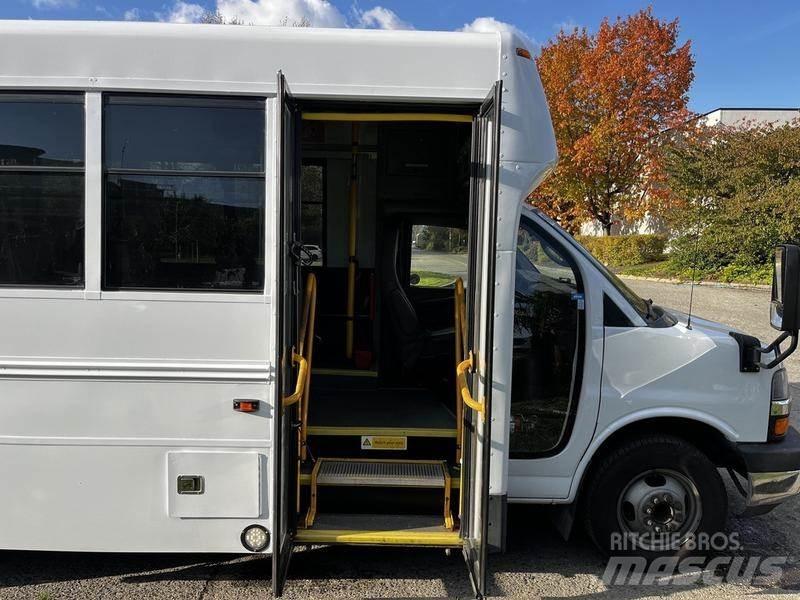 Chevrolet Express Minibüsler