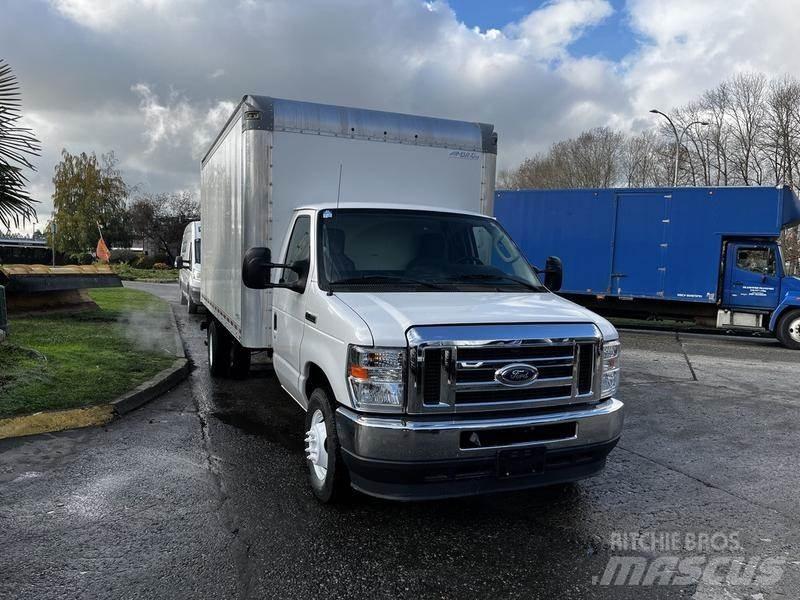 Ford Econoline Panel vanlar