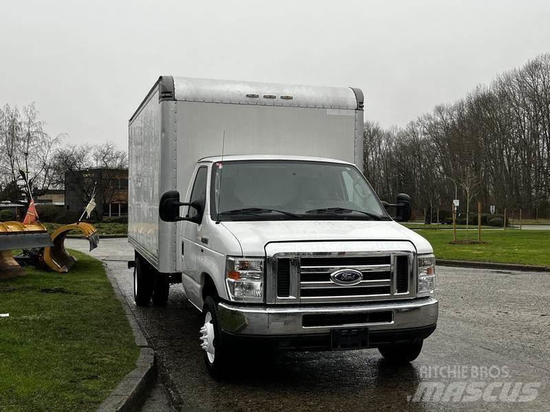 Ford Econoline Panel vanlar