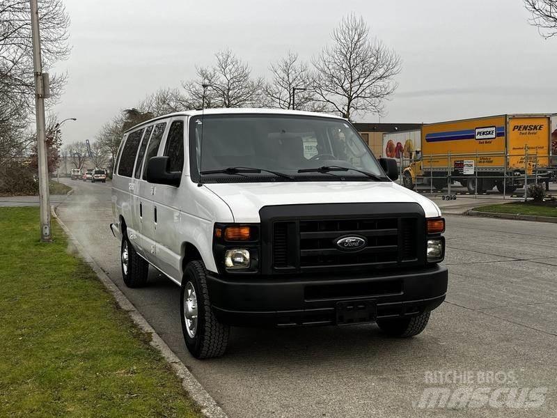 Ford Econoline Otomobiller