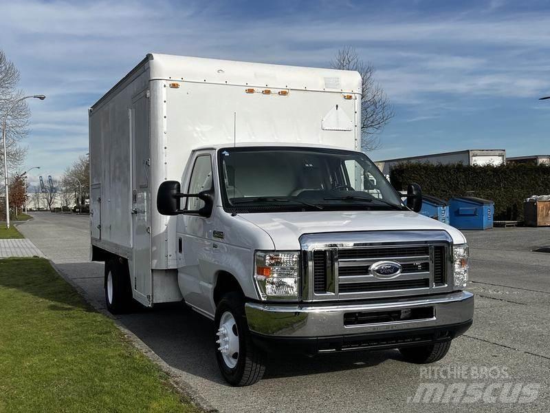 Ford Econoline Panel vanlar