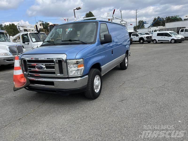 Ford Econoline Panel vanlar