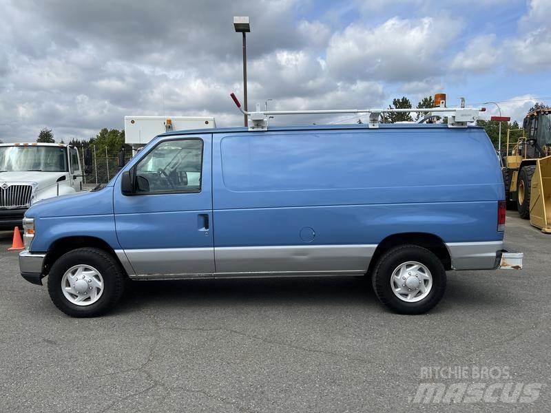 Ford Econoline Panel vanlar
