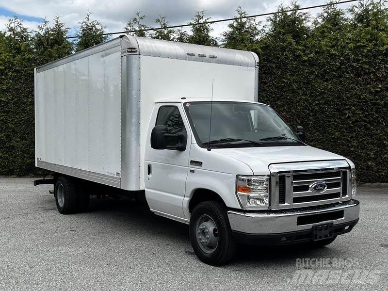 Ford Econoline Panel vanlar