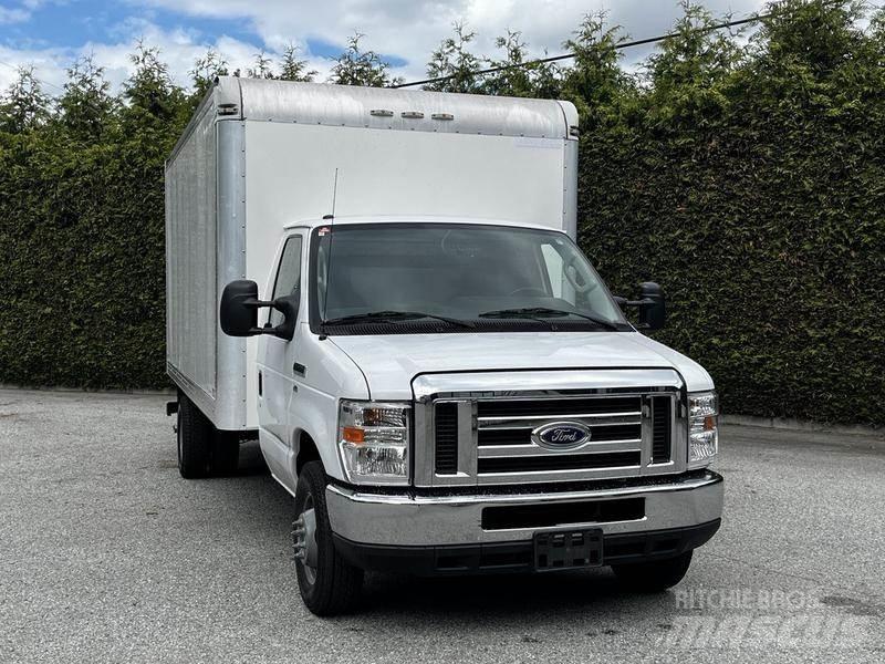 Ford Econoline Panel vanlar