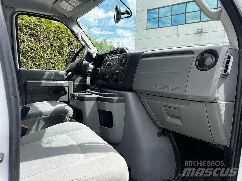 Ford Econoline Panel vanlar