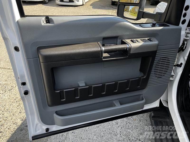 Ford F-550 Flatbed kamyonlar