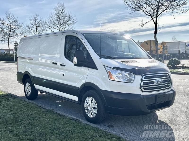 Ford Transit Panel vanlar