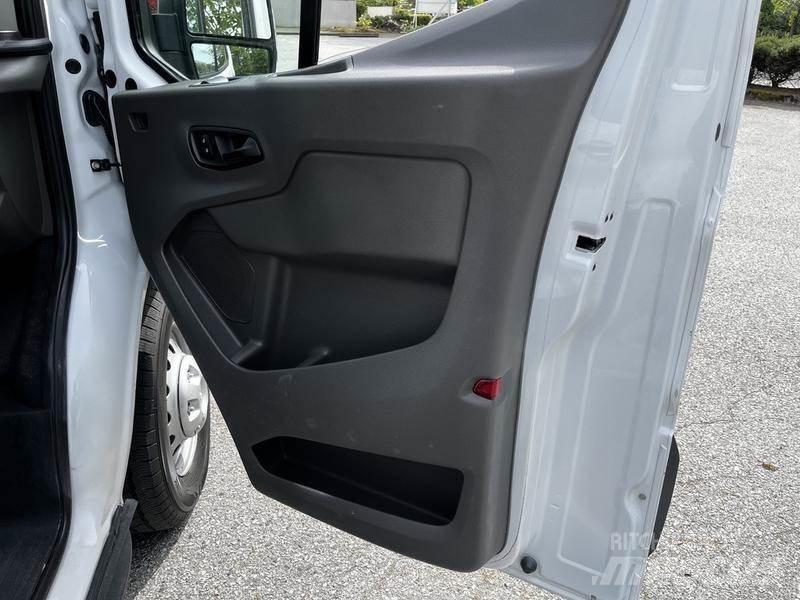Ford Transit Otomobiller