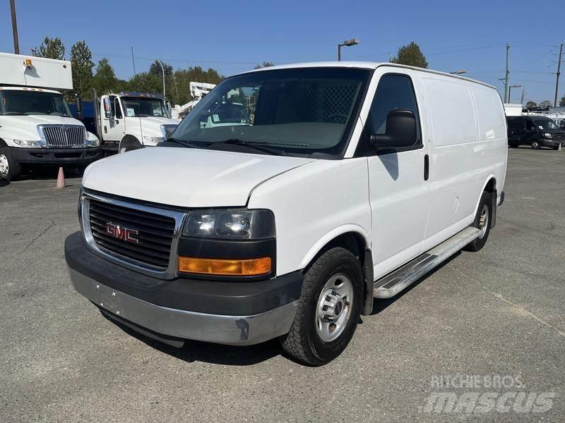 GMC Savana Panel vanlar