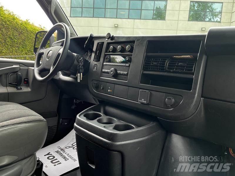 GMC Savana Panel vanlar