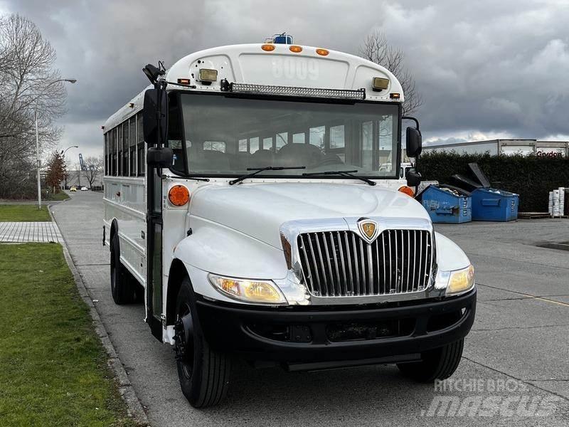 International 4200 Minibüsler