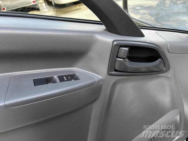 Isuzu NPR Panel vanlar