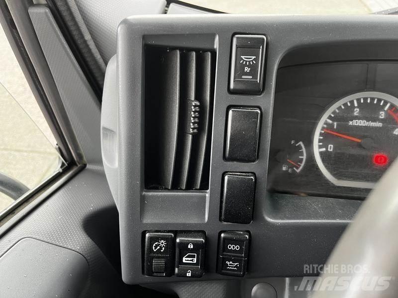 Isuzu NPR Panel vanlar