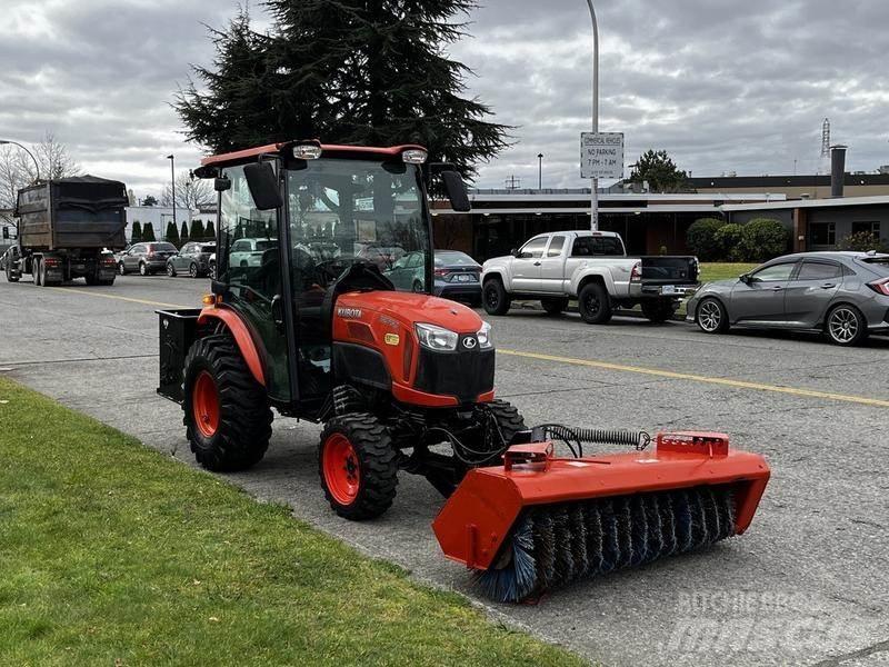 Kubota B2650 Süpürme kamyonları