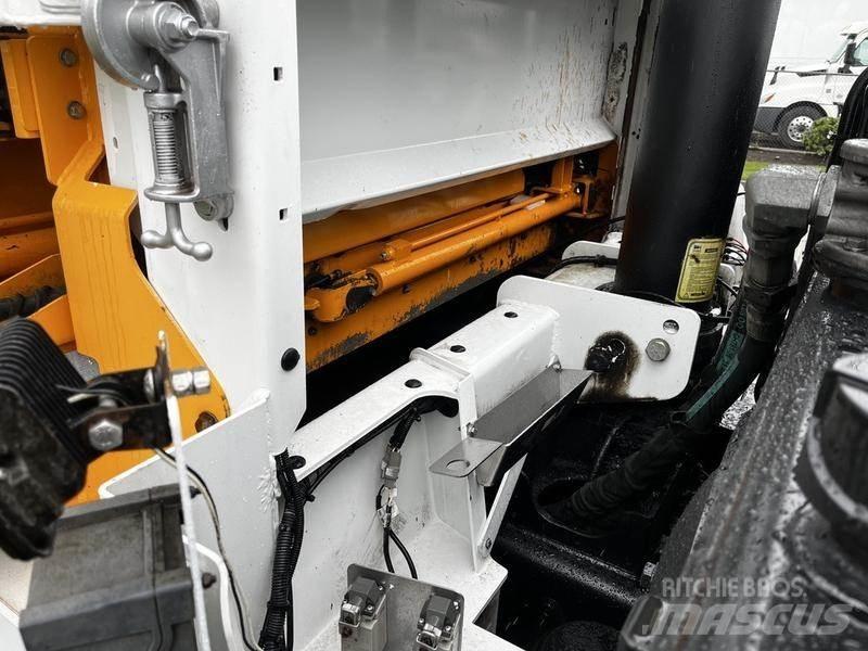 Peterbilt 320 Atik kamyonlari