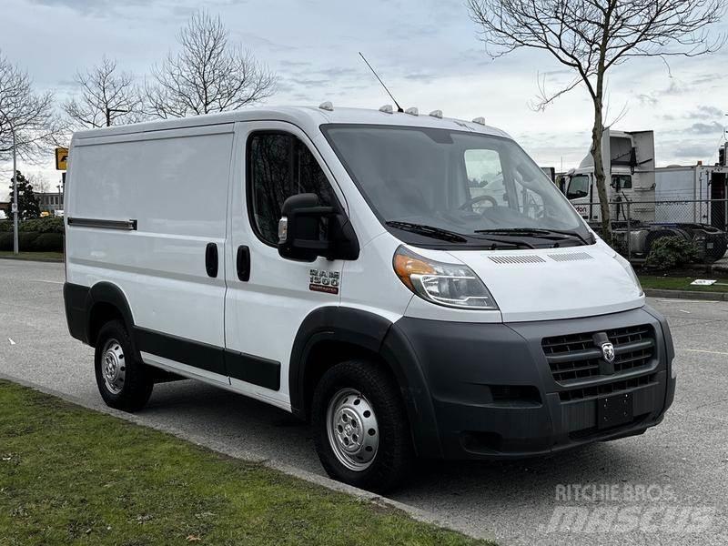 RAM Promaster Panel vanlar