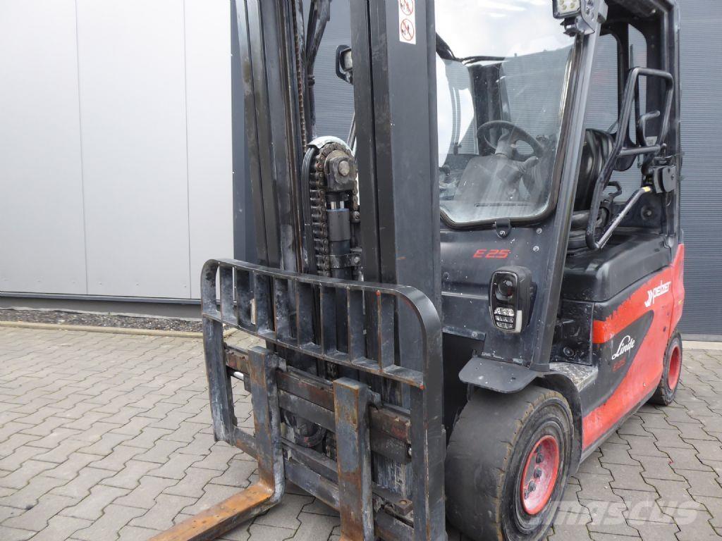 Linde E25-01 Elektrikli forkliftler