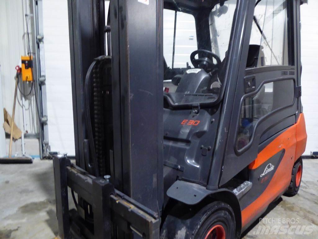 Linde E30-01 Elektrikli forkliftler