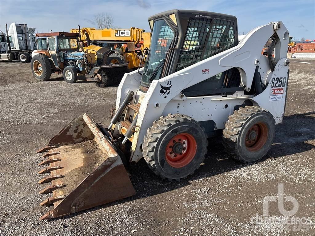 Bobcat S250 Skid steer loderler