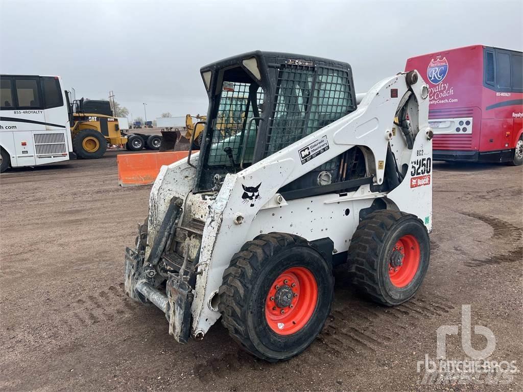 Bobcat S250 Skid steer loderler