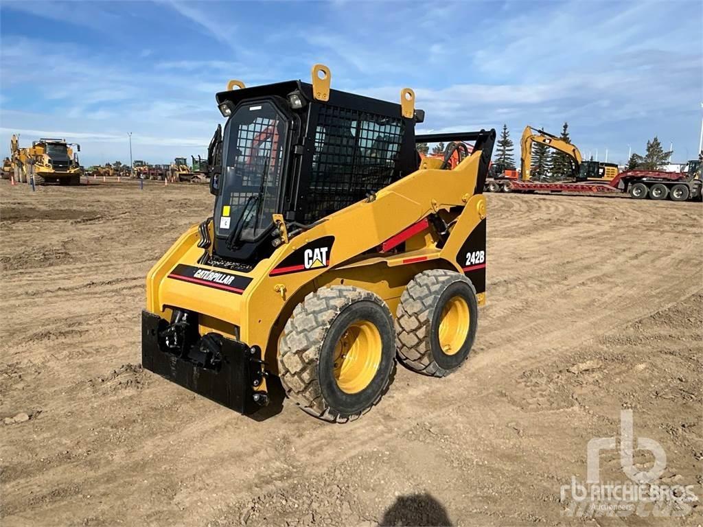 CAT 242B3 Skid steer loderler