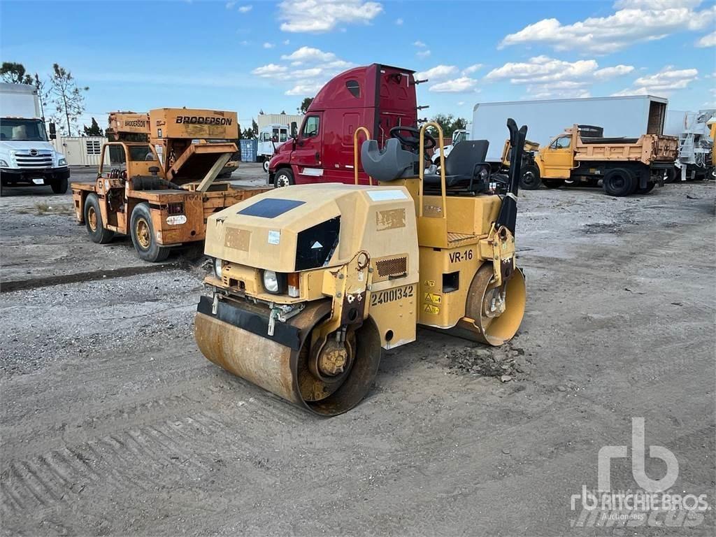 CAT CB24 Çift tamburlu silindirler