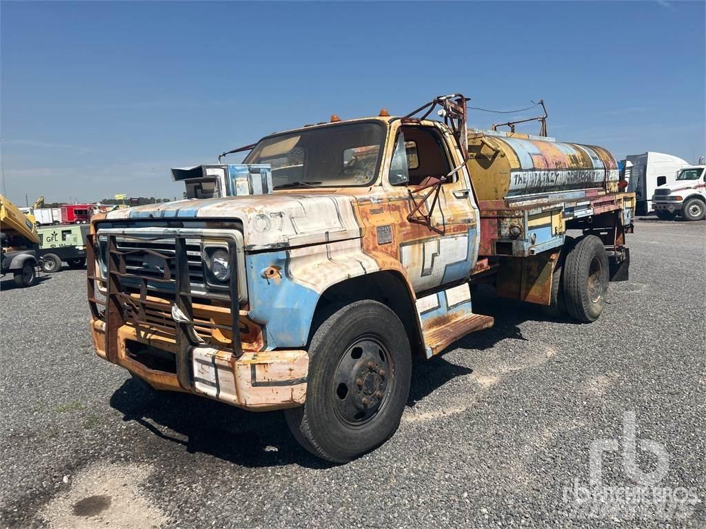 Chevrolet C60 Su tankerleri