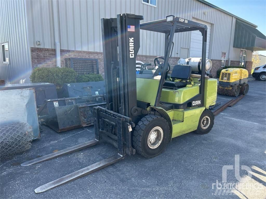 Clark CGP30 Dizel forkliftler