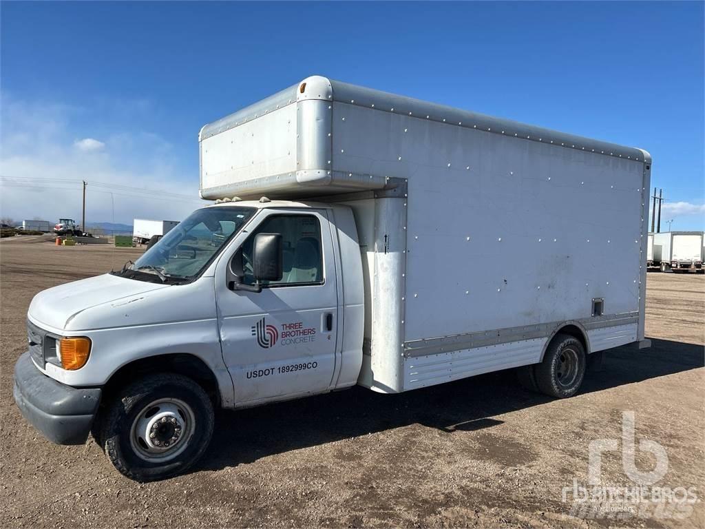 Ford E450 Panel vanlar