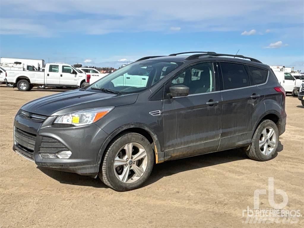 Ford ESCAPE Pikaplar