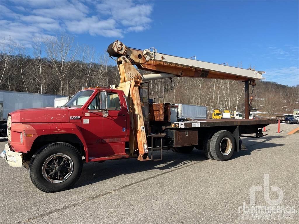 Ford F-700 Araç üzeri vinçler