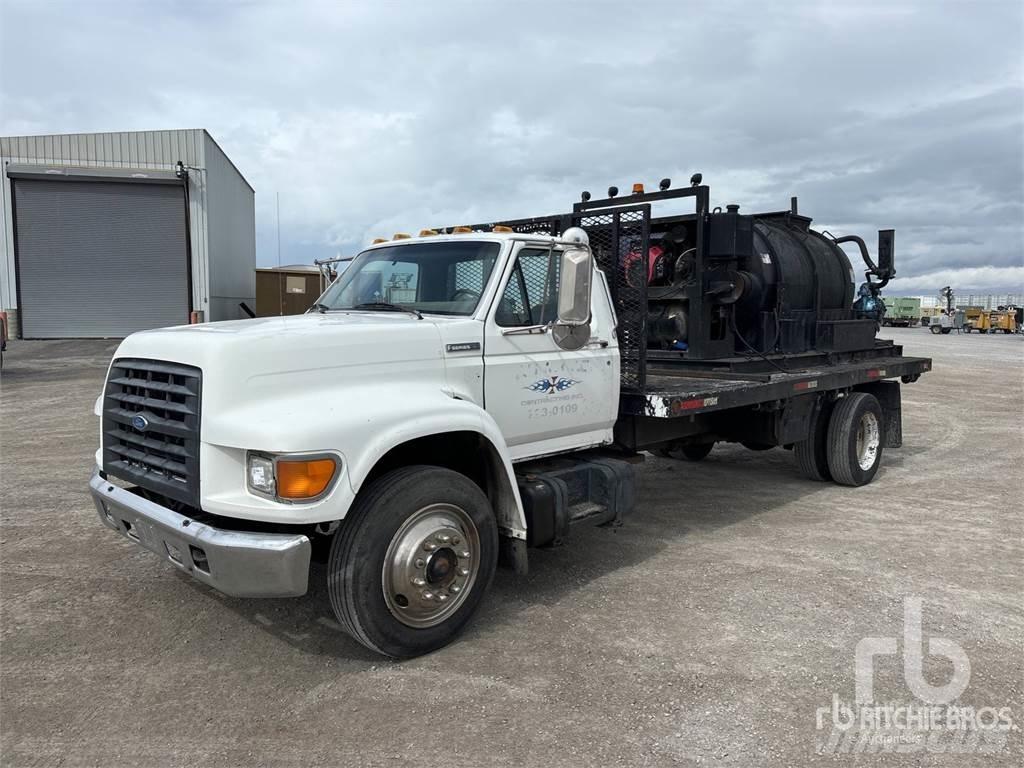 Ford F800 Bitüm pülverizatörleri