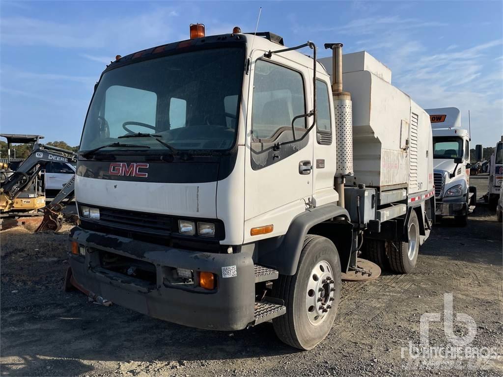 GMC T7500 Süpürme kamyonları