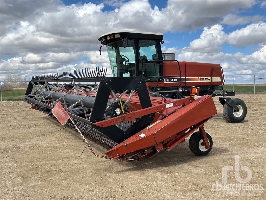 Hesston 8250S Kendi yürür saman makinaları