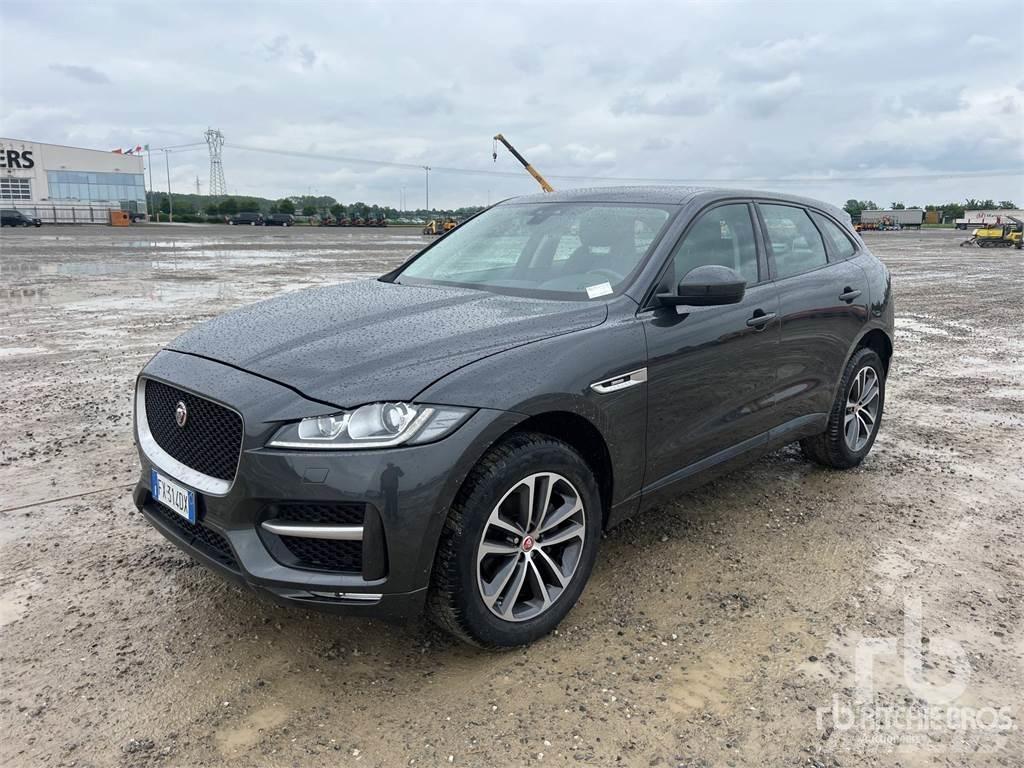 Jaguar F-PACE Pikaplar